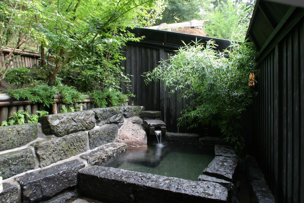 Kurokawa Onsen Oku No Yu Otel Minamioguni Dış mekan fotoğraf